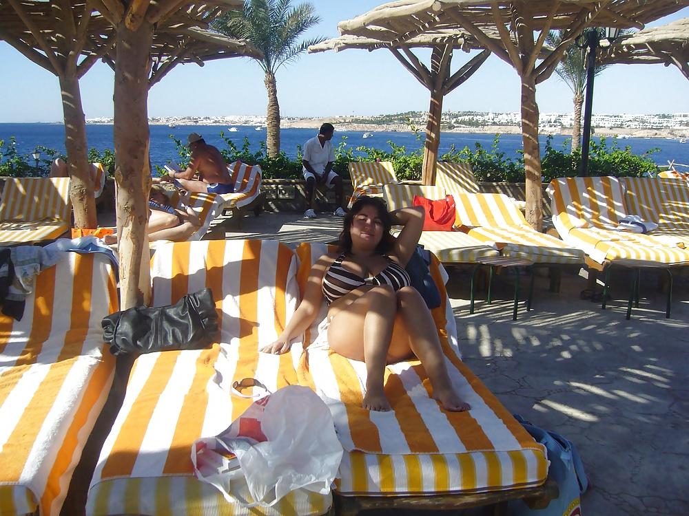 25P Big Tits Wife On Vacation 2 (Camaster)