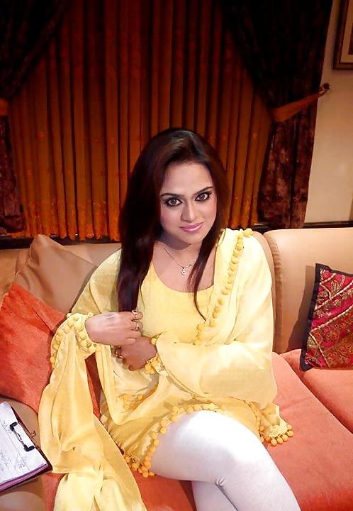 25P Busty Pakistani Bitch SOBBIA Great Fuck for Big Black Cocks 