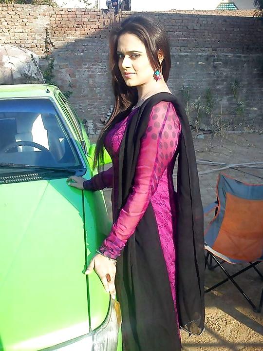 25P Busty Pakistani Bitch SOBBIA Great Fuck for Big Black Cocks 