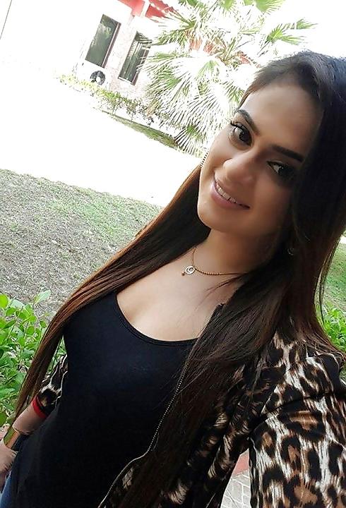 25P Busty Pakistani Bitch SOBBIA Great Fuck for Big Black Cocks 