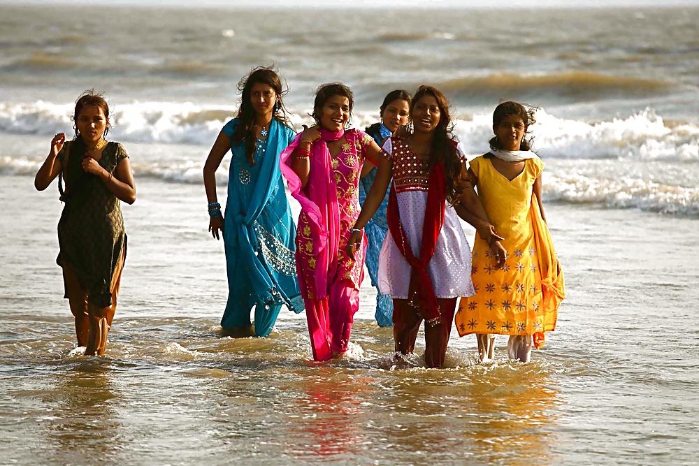17P Indian girls voyeur