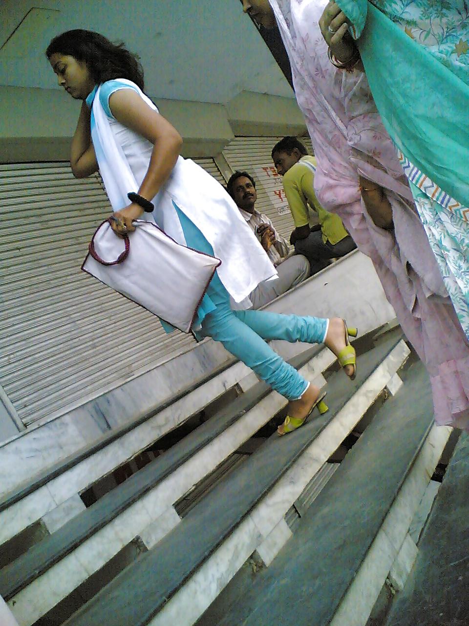 17P Indian girls voyeur