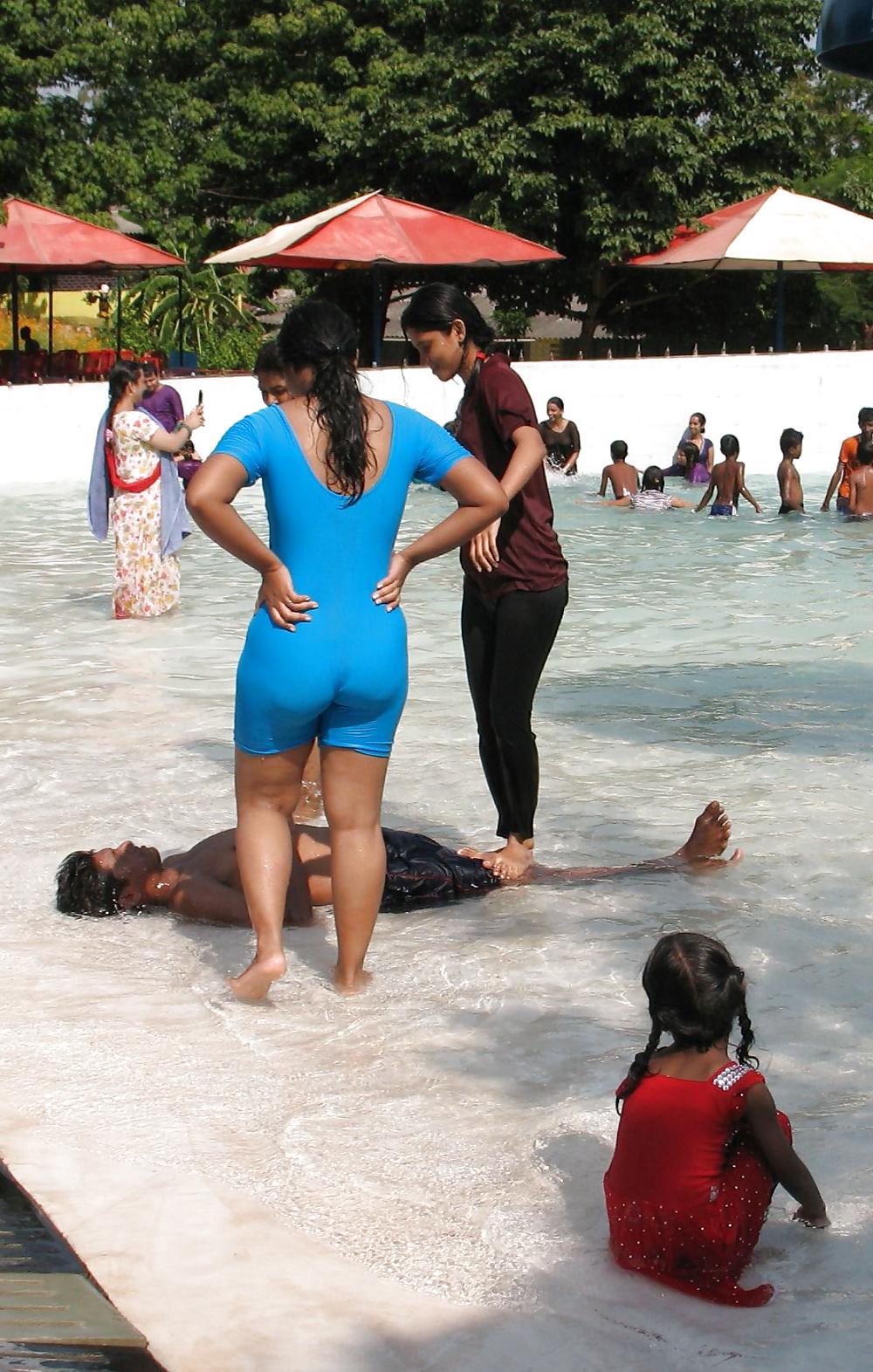 17P Indian girls voyeur