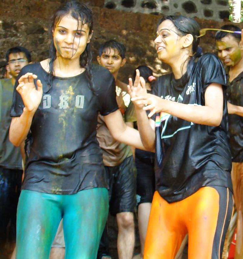 17P Indian girls voyeur