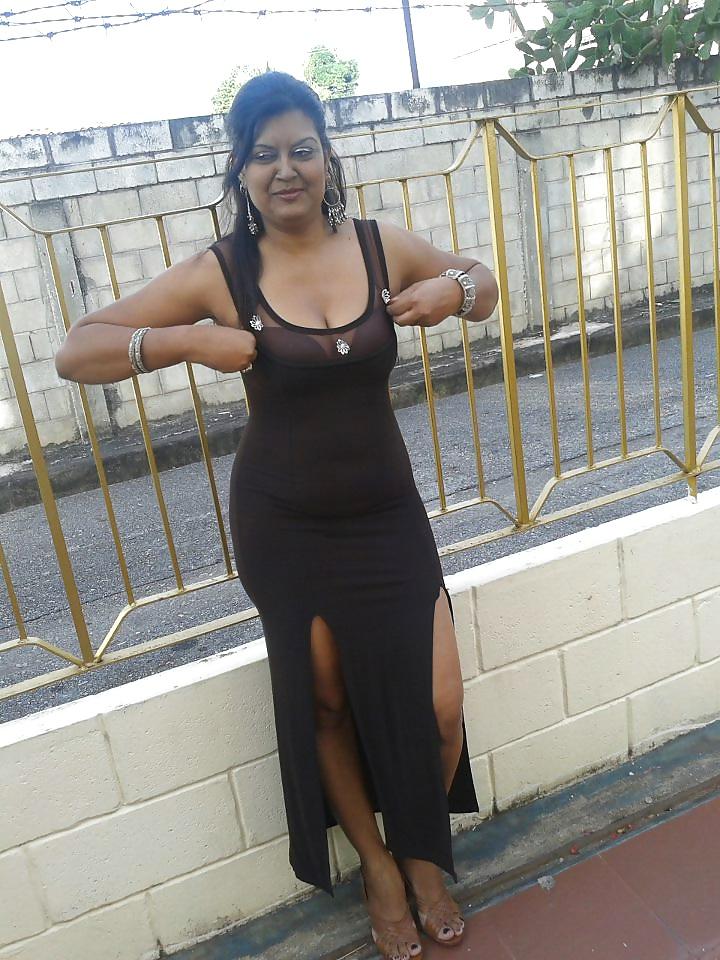 17P Indian girls voyeur
