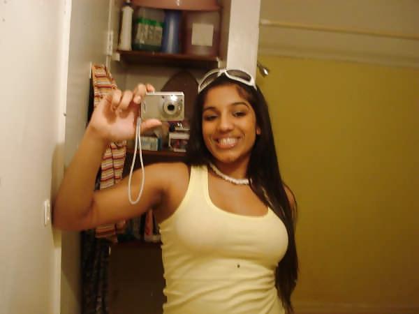 24P SEXY INDIAN TEENS 