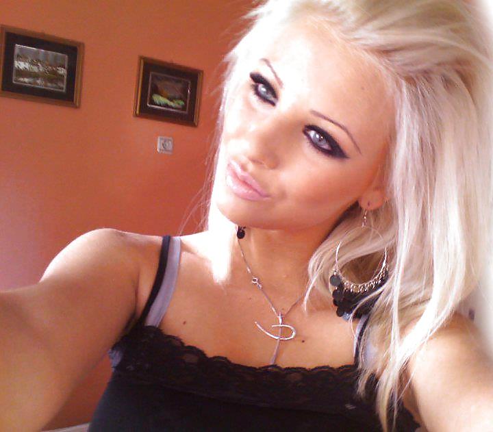 6P Hot babe closeup face