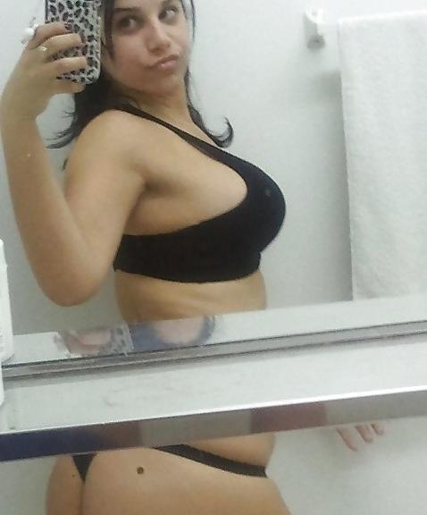 5P Big tit latina