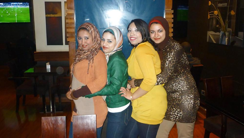 20P Egyptian Big Tits Girls of Alexandria 9 : The Milfs 