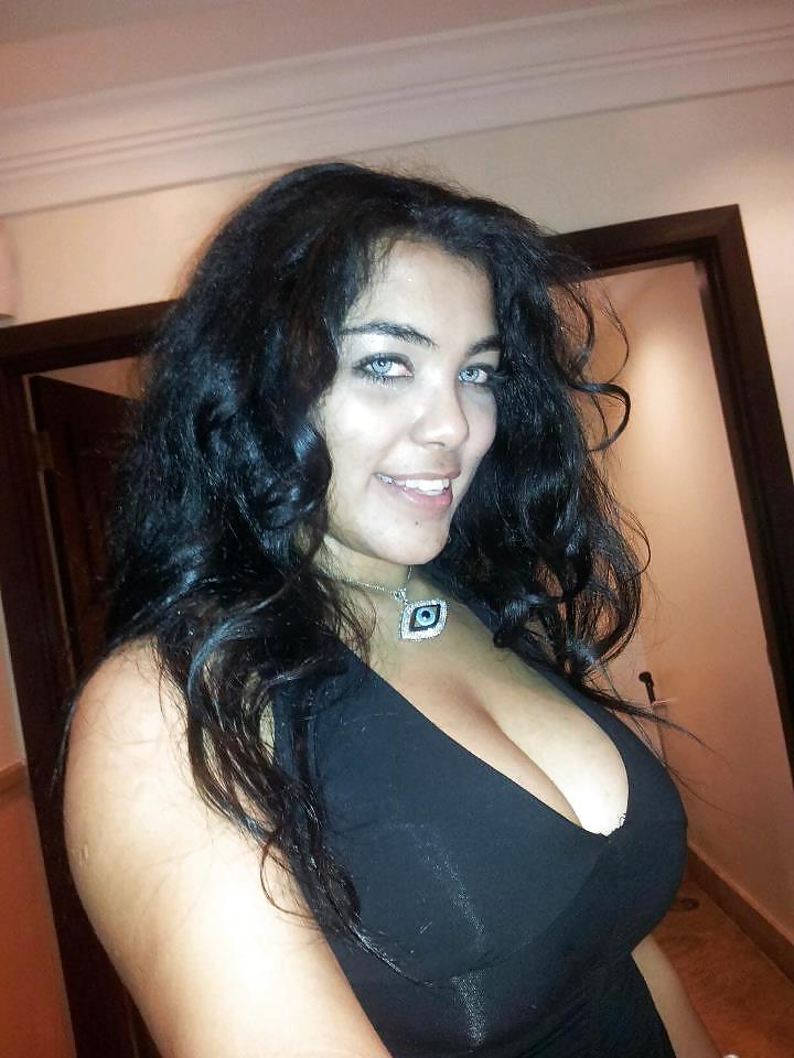 20P Egyptian Big Tits Girls of Alexandria 9 : The Milfs 