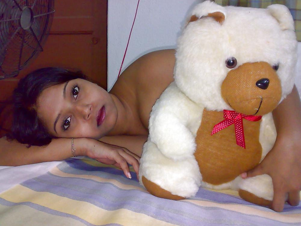 15P Indian Bhabhi's Showing Boobs 