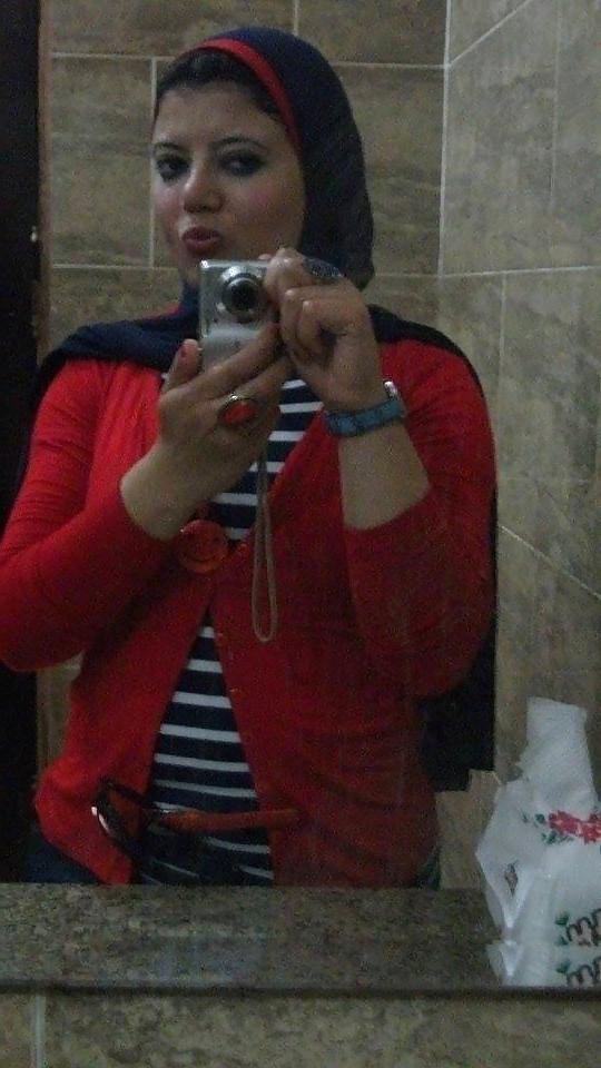 25P Egyptian Big Tits Girls of Alexandria 8 : The Milfs 