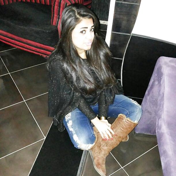 25P Egyptian Big Tits Girls of Alexandria 8 : The Milfs 