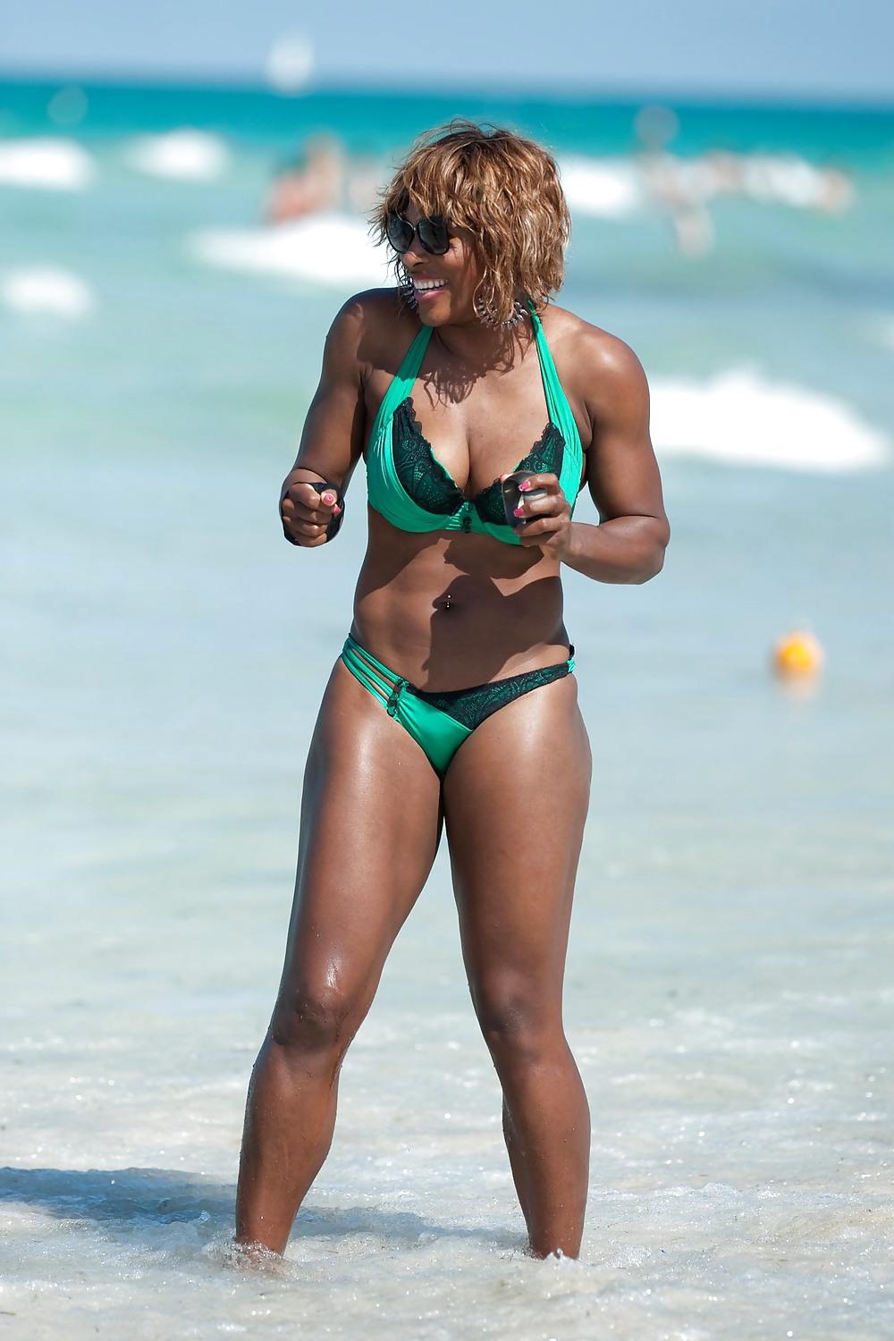 13P Serena Williams  Monster Ass and Boobs On The Beach In Miami