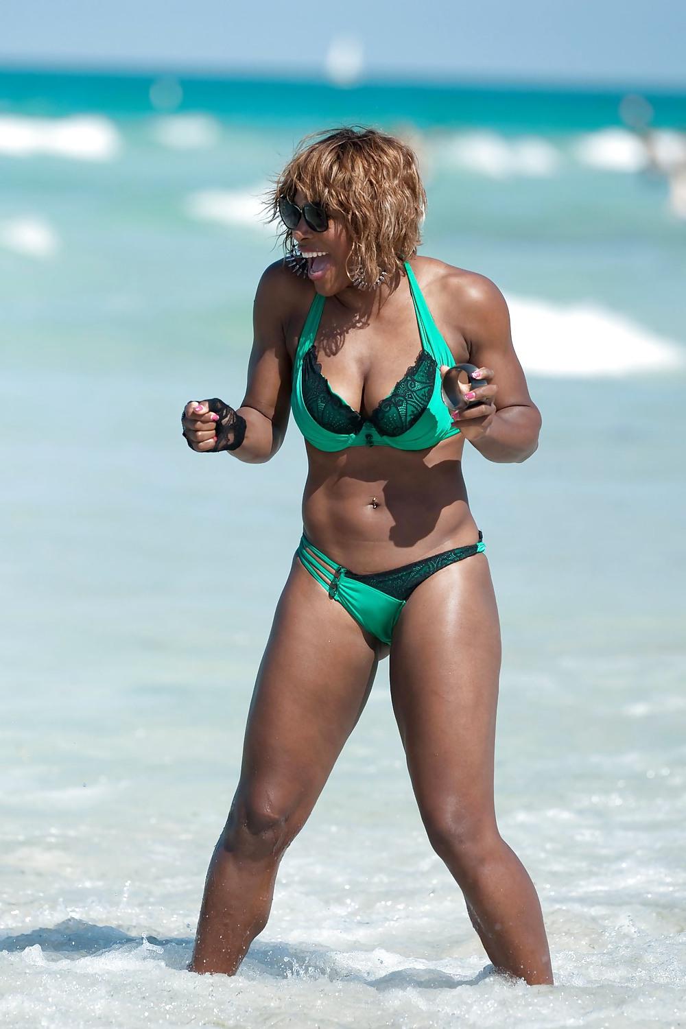 13P Serena Williams  Monster Ass and Boobs On The Beach In Miami