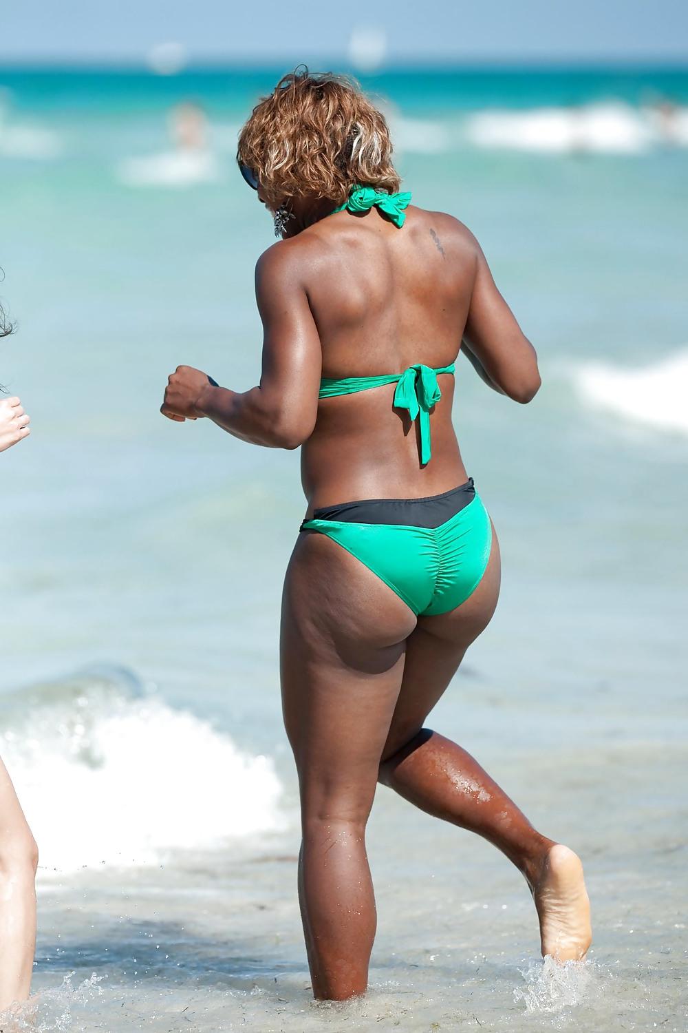 13P Serena Williams  Monster Ass and Boobs On The Beach In Miami