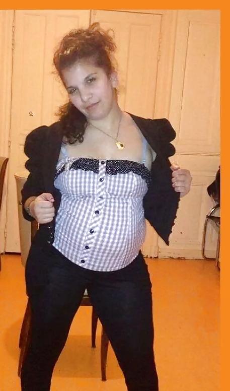25P Beurette enceinte