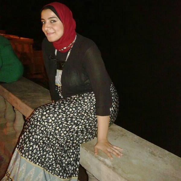 15P Egyptian Big Tits Girls of Alexandria 6 : The Milfs 