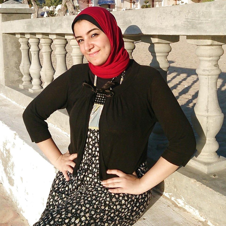 15P Egyptian Big Tits Girls of Alexandria 6 : The Milfs 