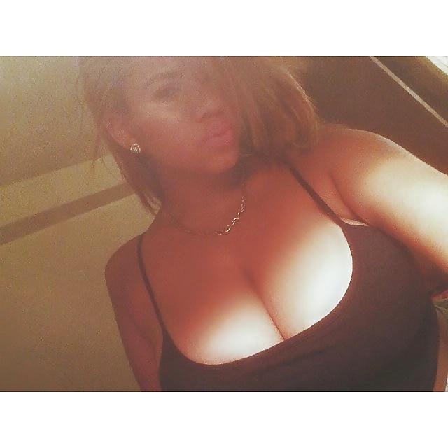 25P Ramla beurette arab au gros seins de coquine