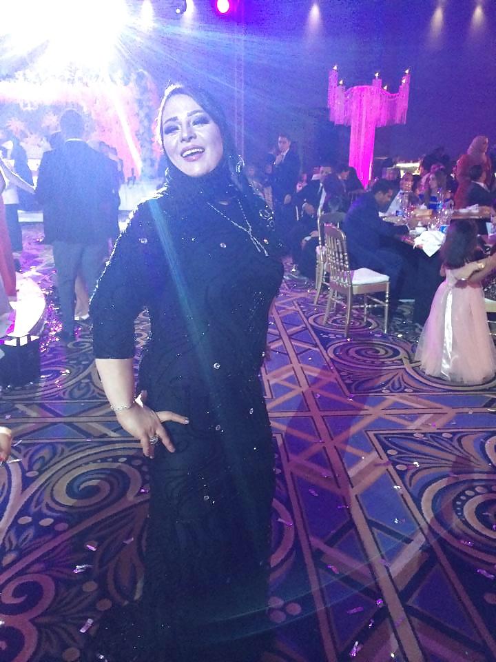 25P Egyptian Big Tits Girls of Alexandria 3 : The Milfs 