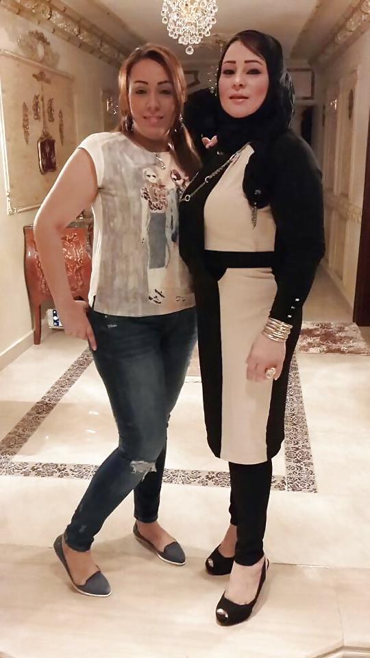 25P Egyptian Big Tits Girls of Alexandria 3 : The Milfs 