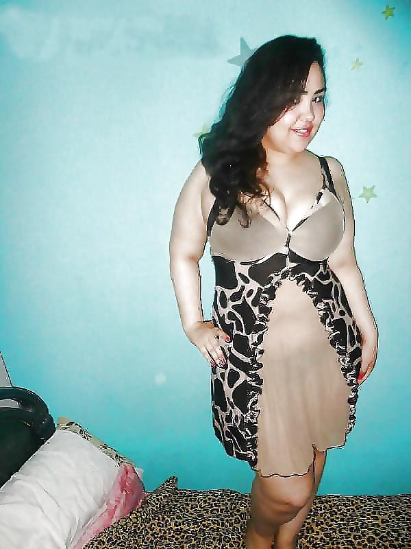 25P Egyptian Big Tits Girls of Alexandria 3 : The Milfs 
