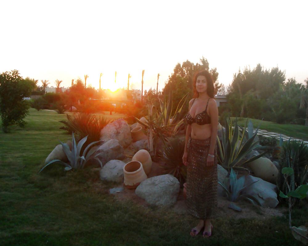 25P Big Tits Wife On Vacation (Camaster)