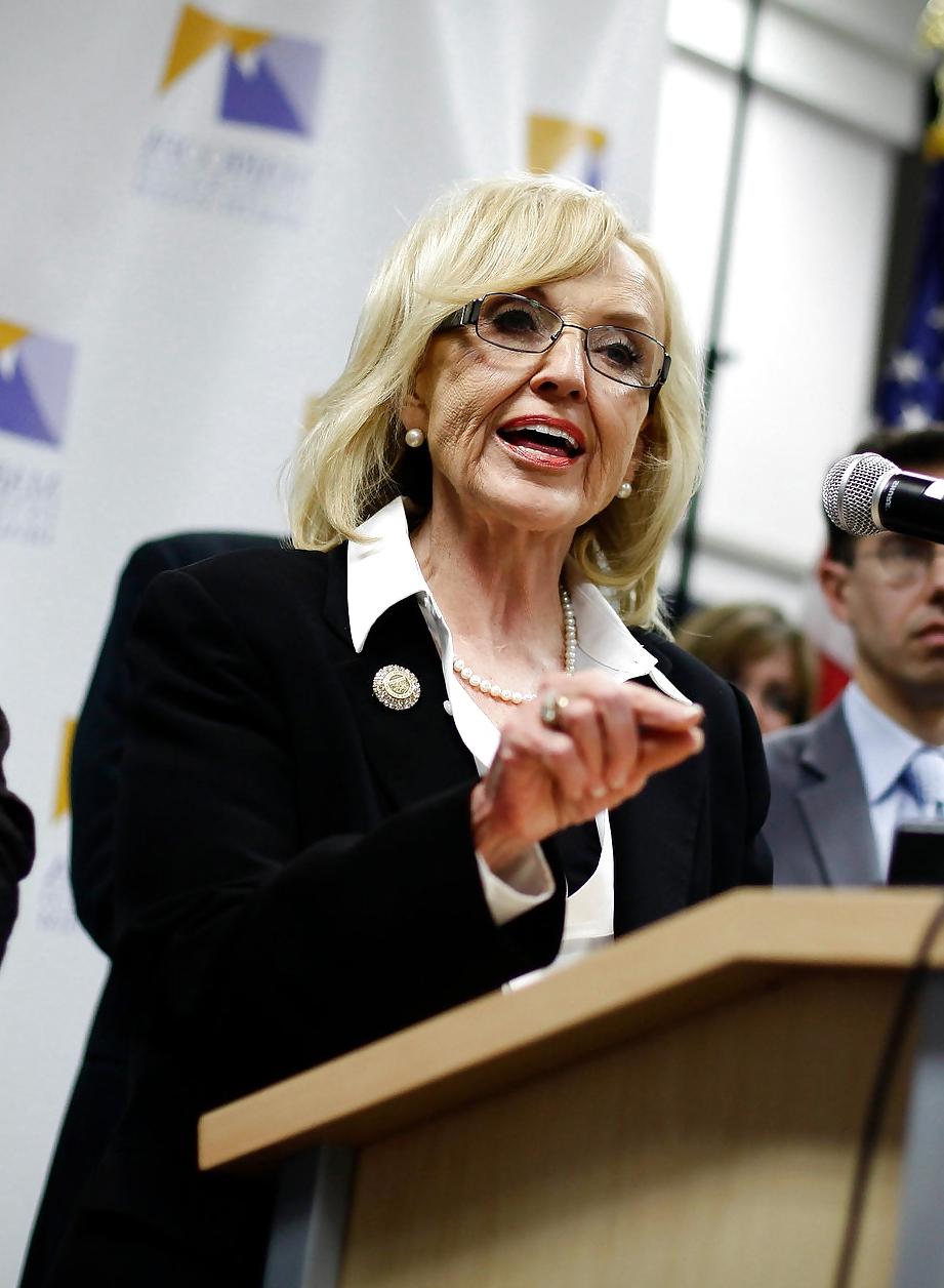 25P Love masturbating to conservative Jan Brewer