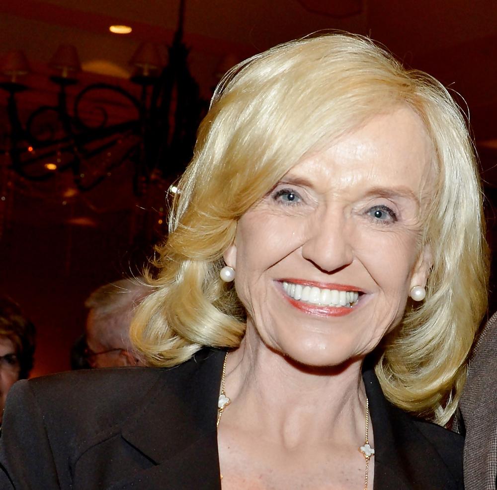 25P Love masturbating to conservative Jan Brewer