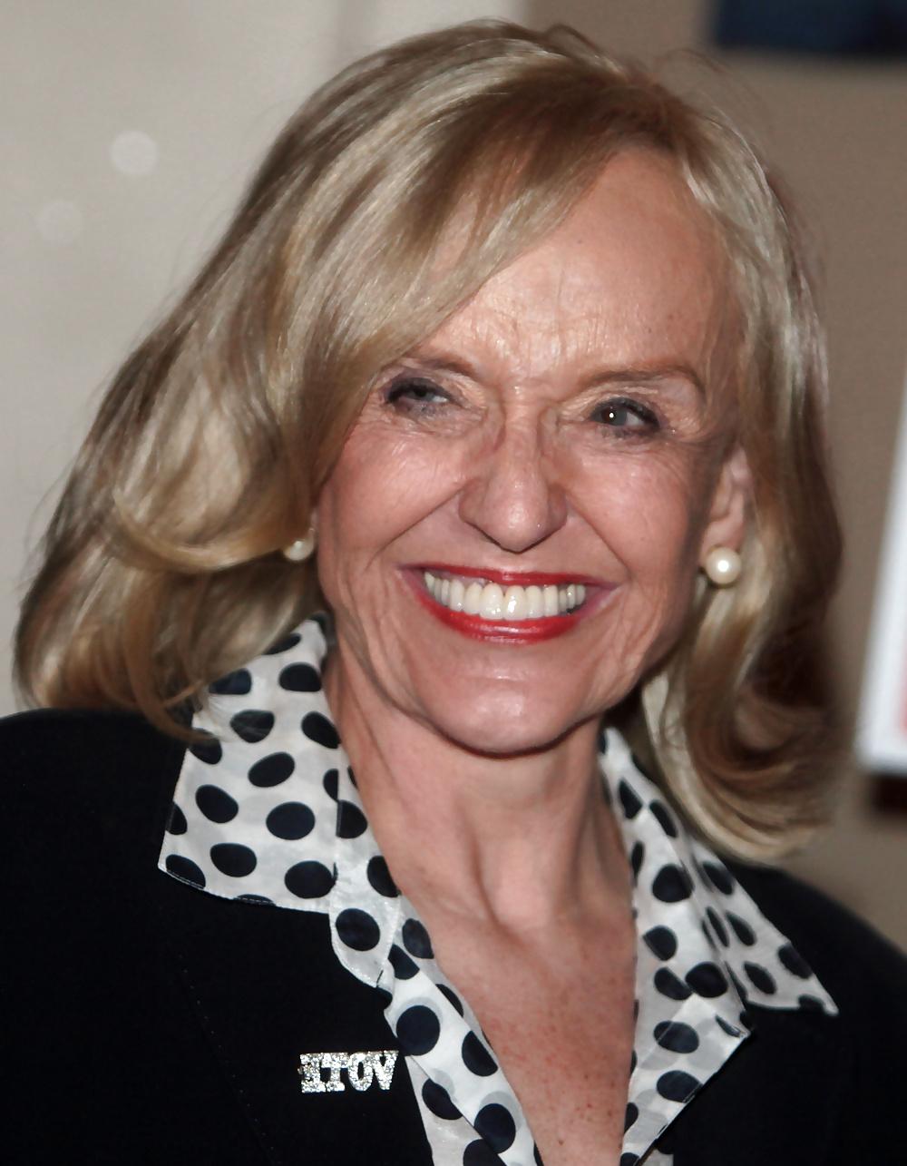 25P Love masturbating to conservative Jan Brewer
