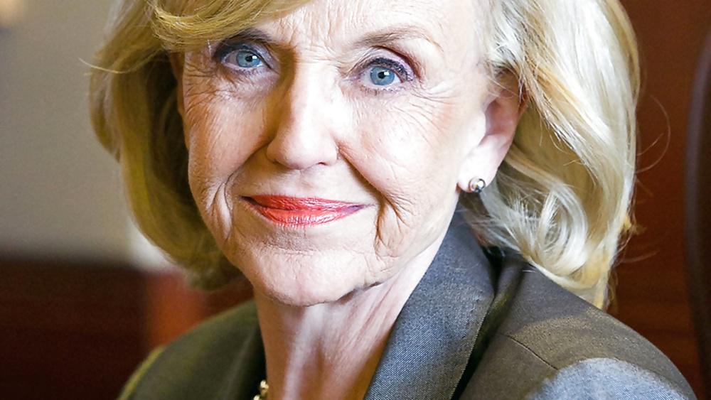 25P Love masturbating to conservative Jan Brewer