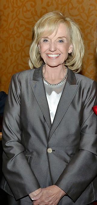 25P Love masturbating to conservative Jan Brewer