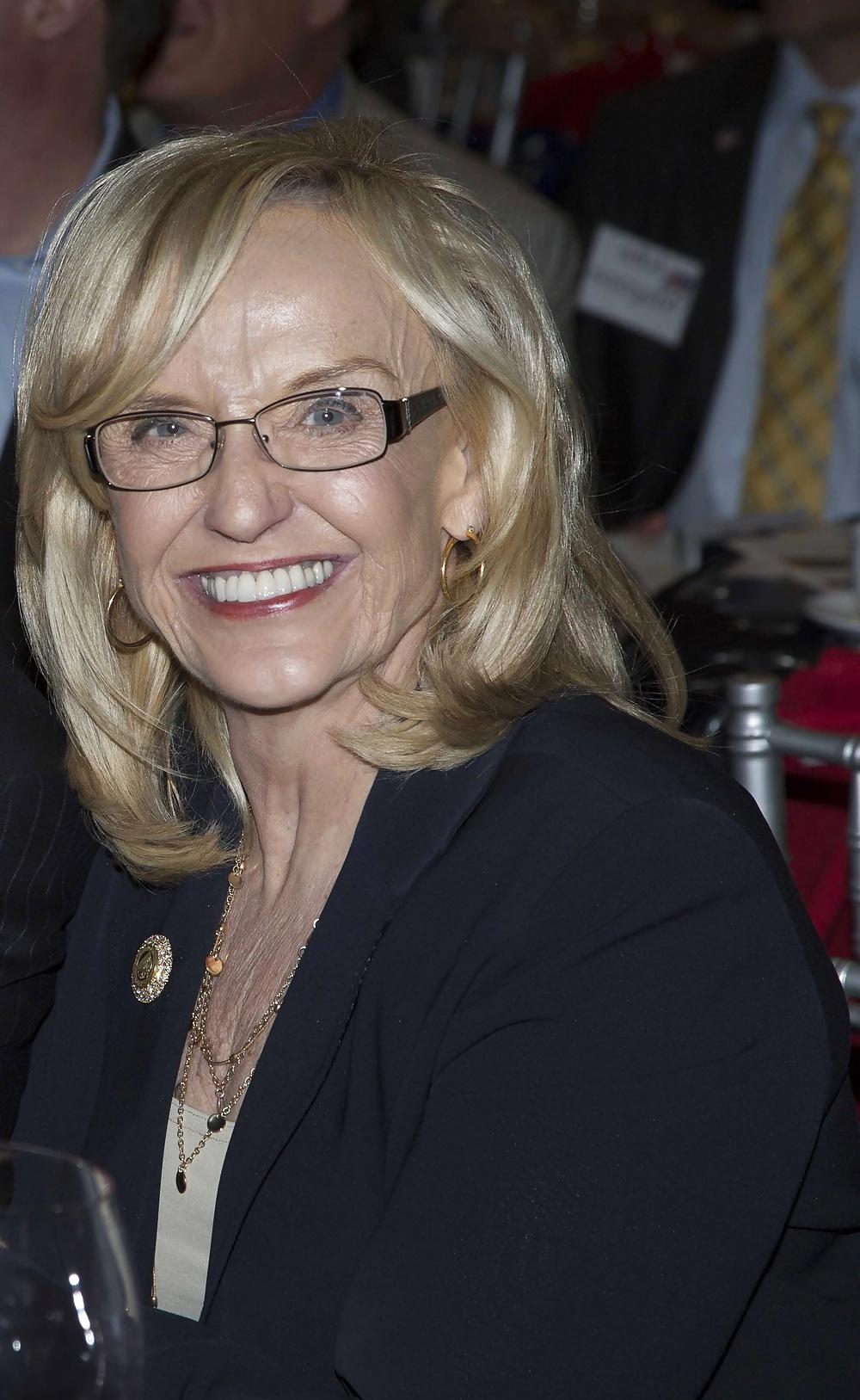 25P Love masturbating to conservative Jan Brewer