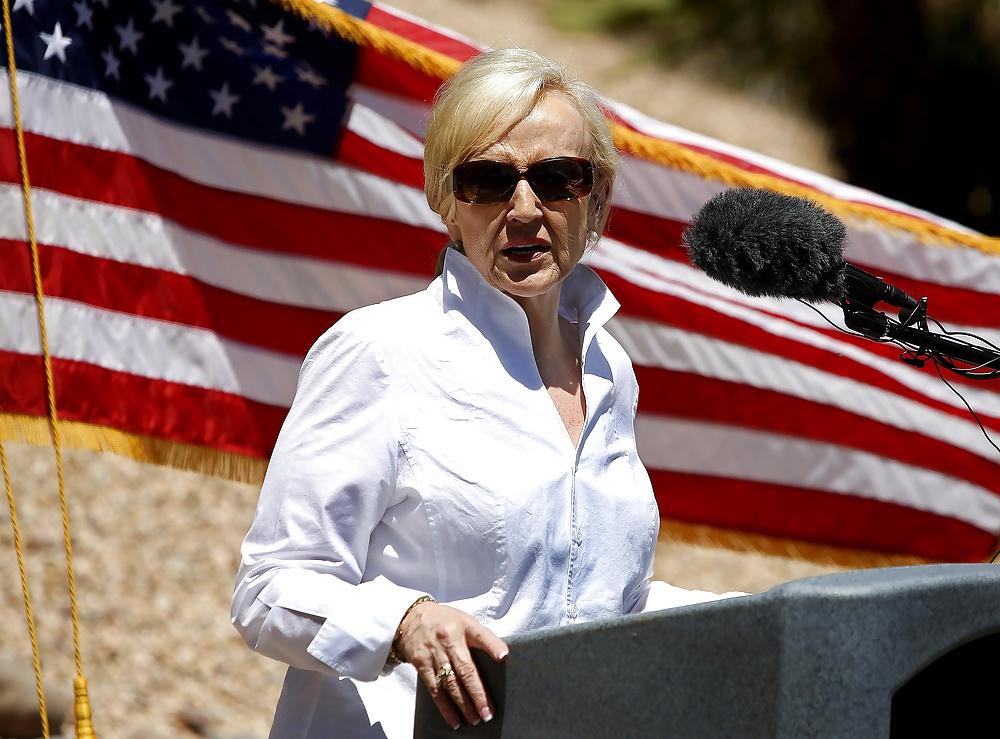 25P Love masturbating to conservative Jan Brewer