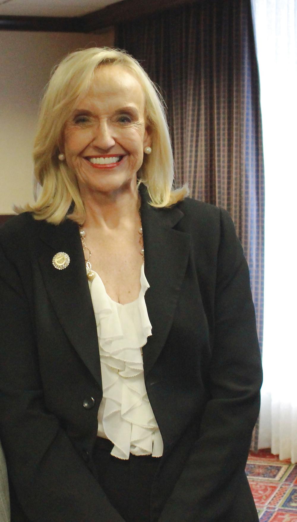 25P Love masturbating to conservative Jan Brewer