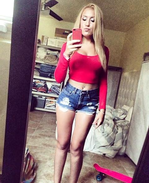 25P Facebook teen babes 18 girls dressed up (some bikinis)