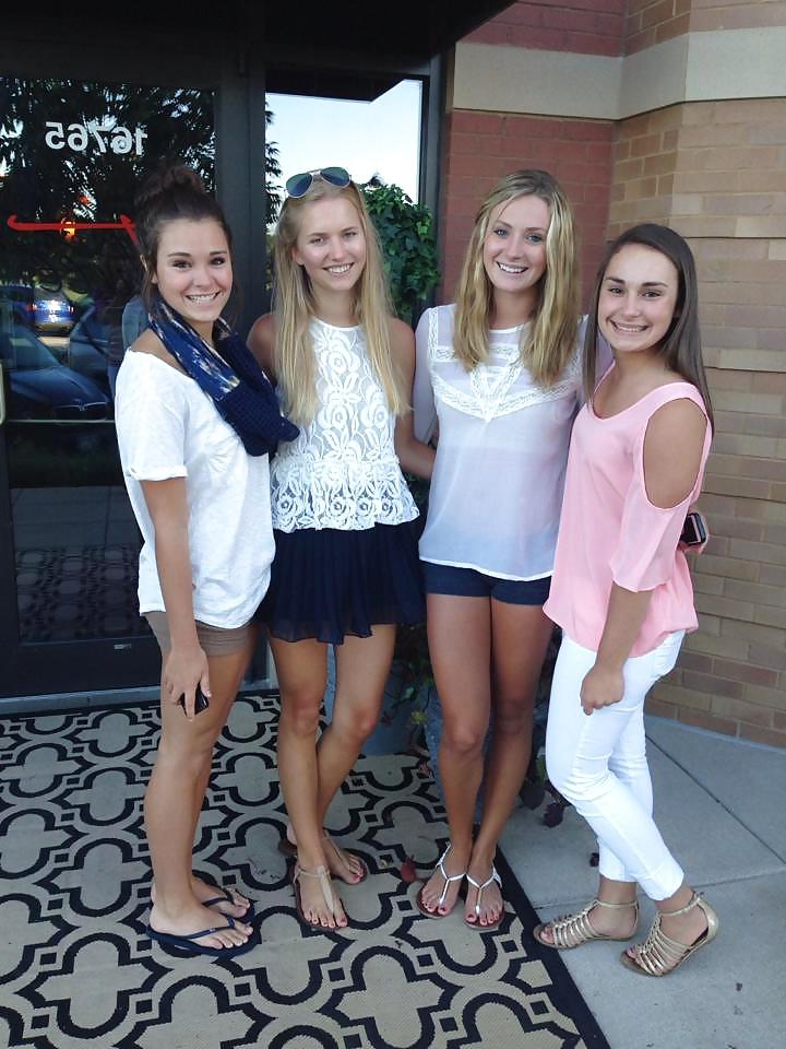 25P Facebook teen babes 18 girls dressed up (some bikinis)