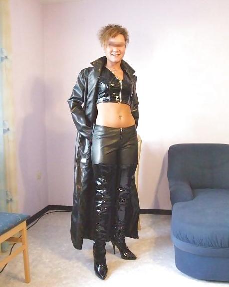 8P What you say gays, thats really nice leather girls,