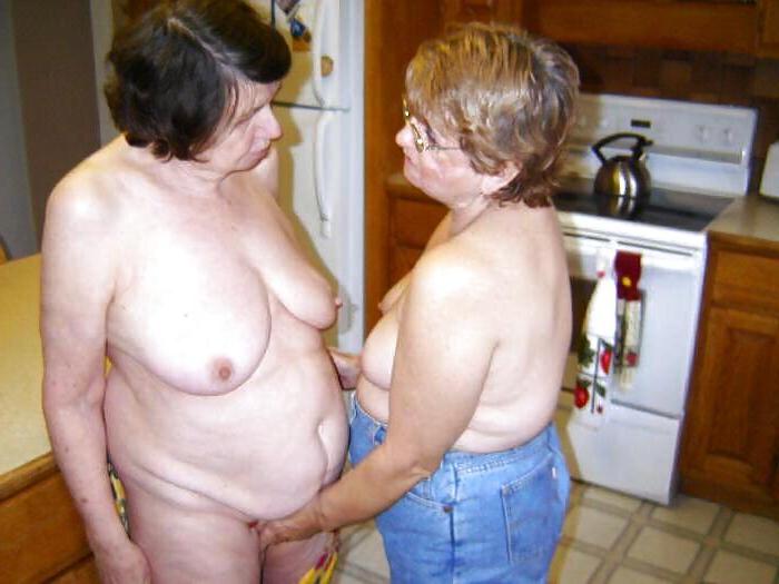 21P Many saggy tits.