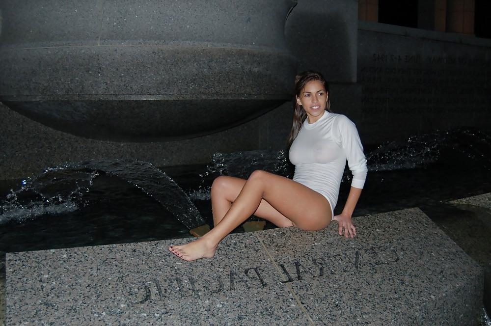 9P American Idol's Antonella Barba 