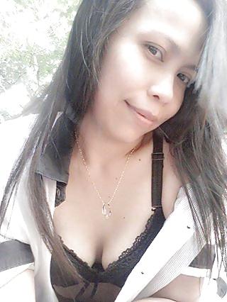 18P Indonesian maid working in hong kong
