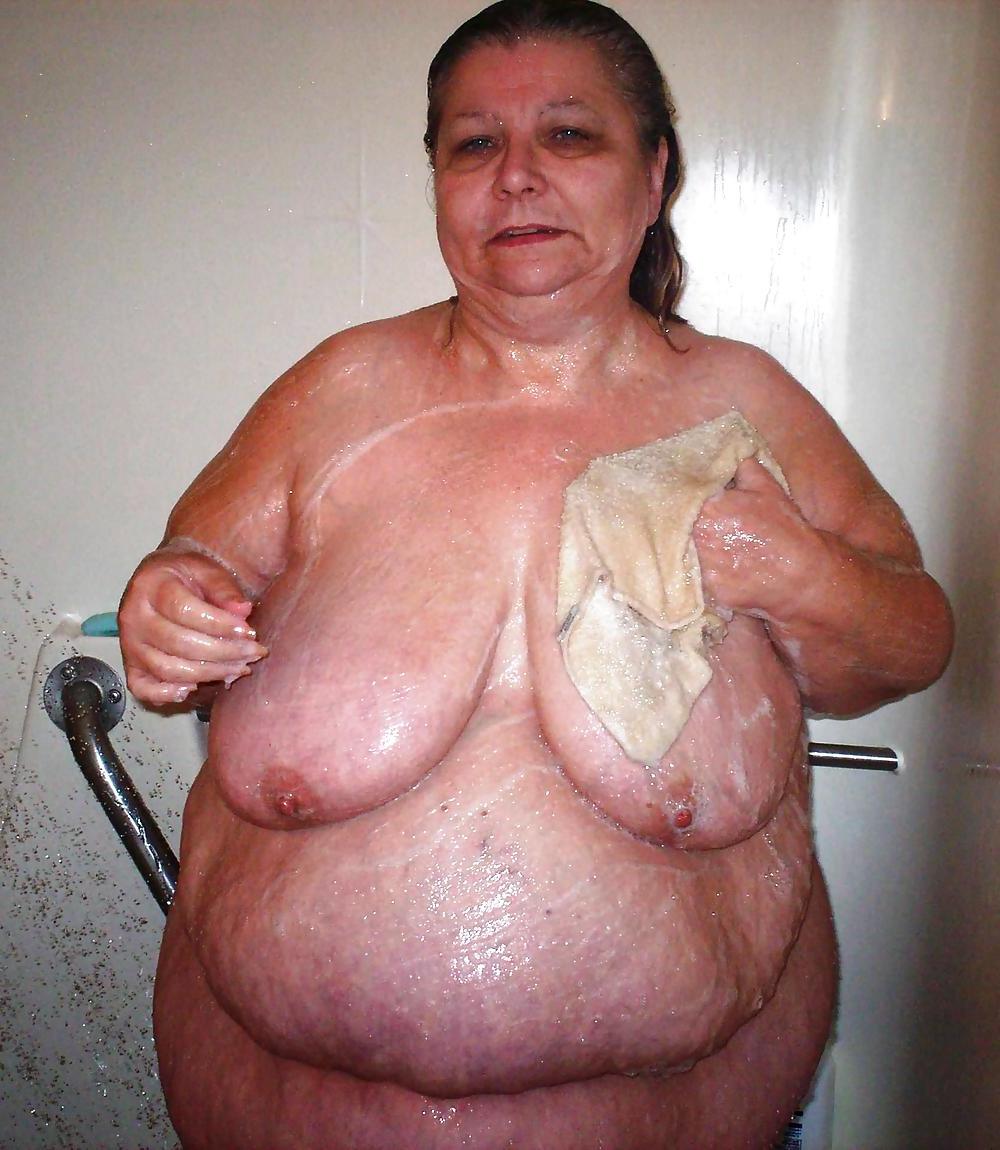 21P Saggy tits 112.