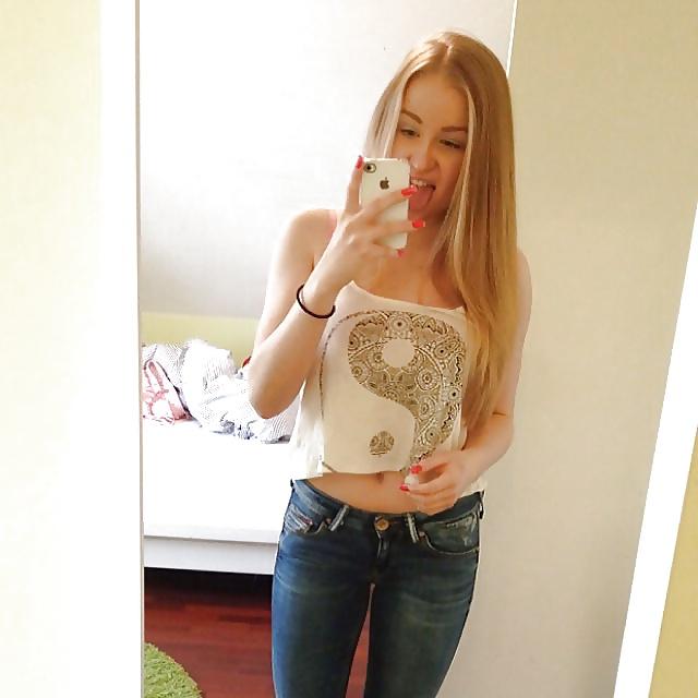 25P Babes In Jeans