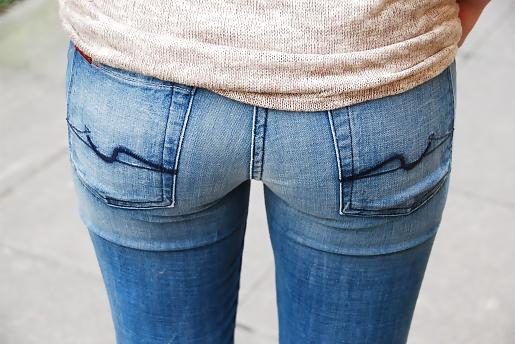 25P Babes In Jeans