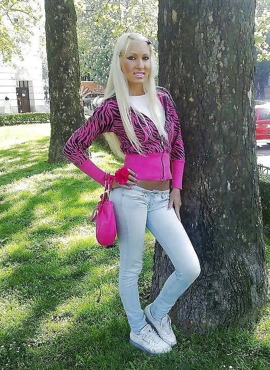 25P Babes In Jeans