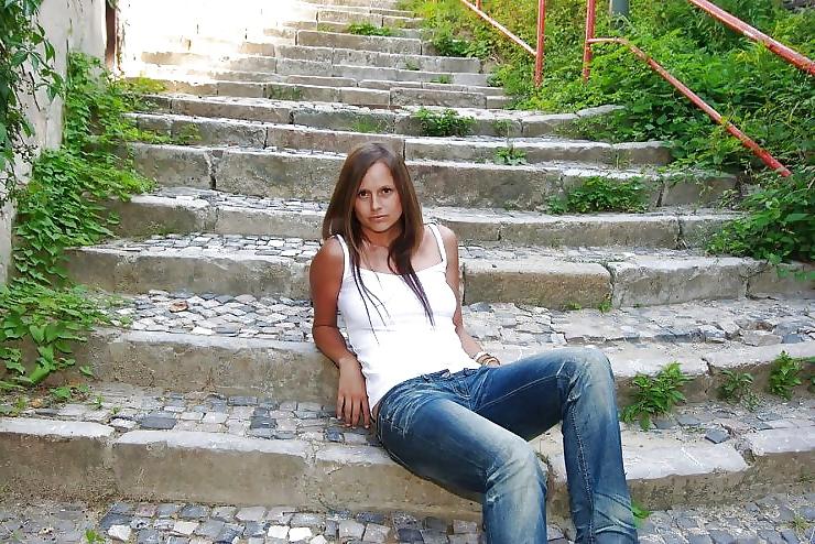 25P Babes In Jeans
