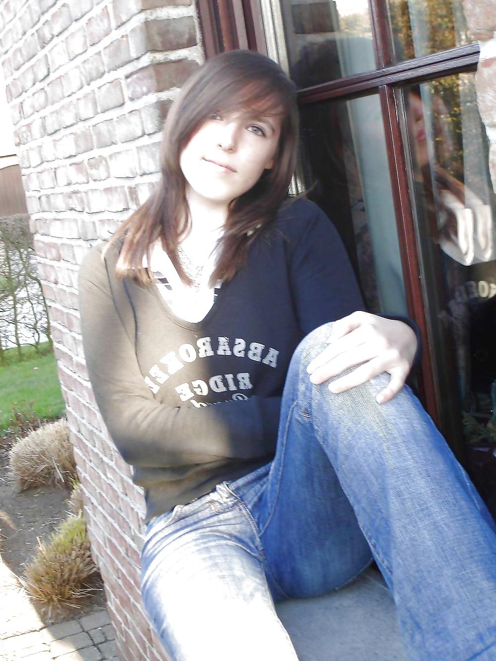 25P Babes In Jeans