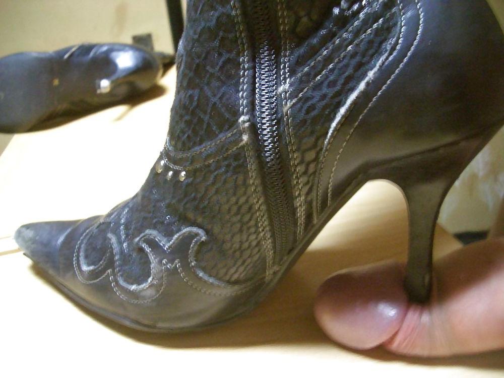 14P Western boots and cock
