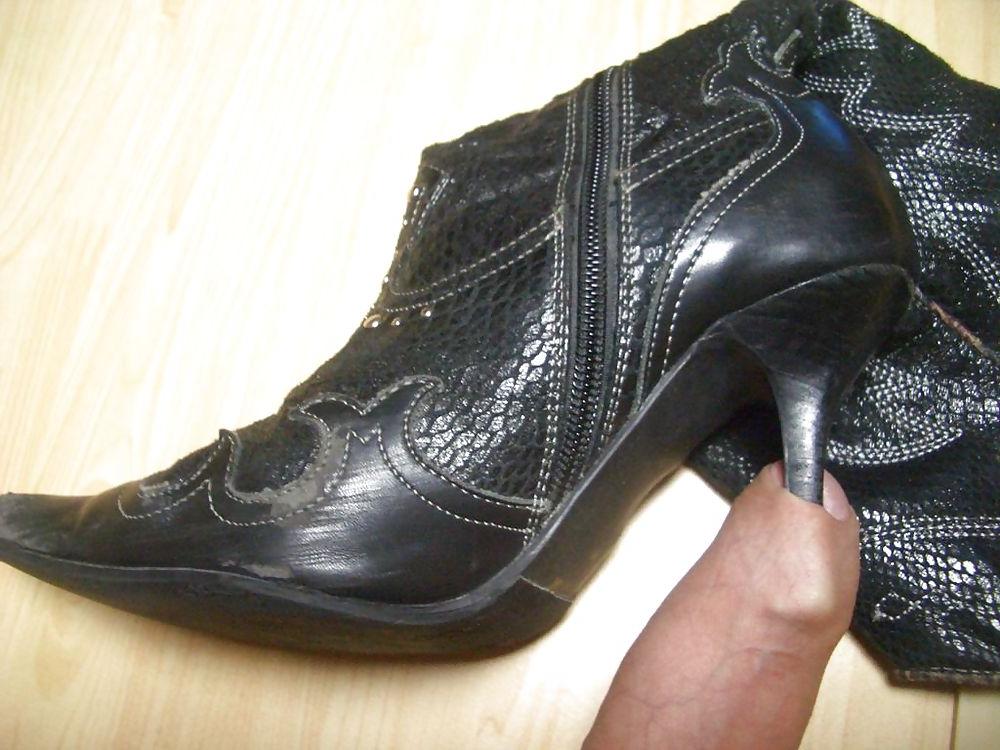 14P Western boots and cock